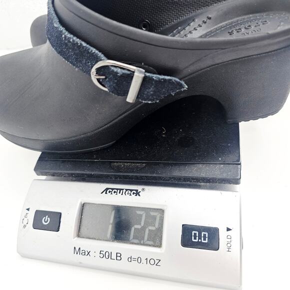 Crocs Sarah Clogs Shoes Womens Size 8 Black Mules Slip-On Dual Comfort Nurse - Picture 8 of 8